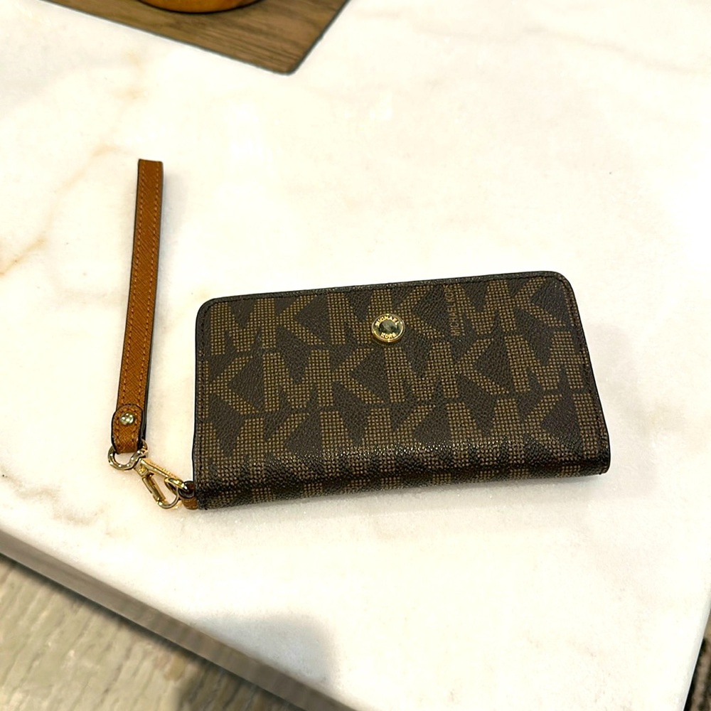 Michael Kors Wristlet